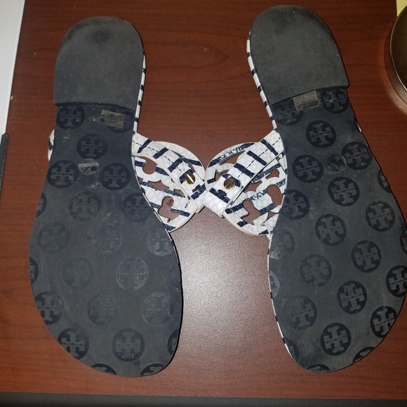 PERFECT! Tory Burch Millers - Picture 4 of 5